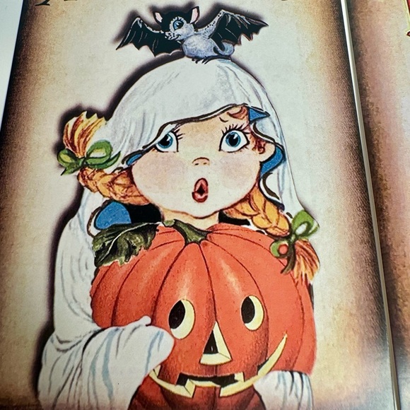 Six paper cardboard Halloween signs featuring vintage style retro sartwork. - Picture 7 of 11